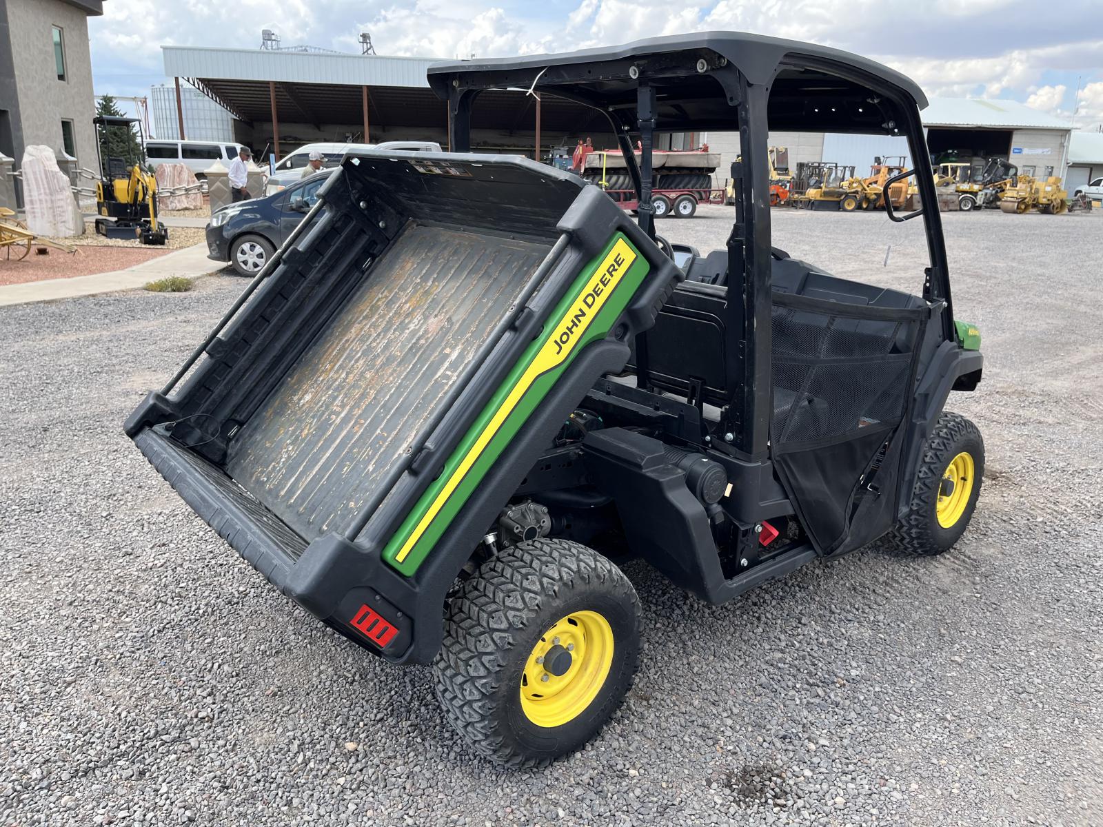 ./imagenes/INVOICE/2019/18253/JOHN DEERE XUV835E (5).JPG